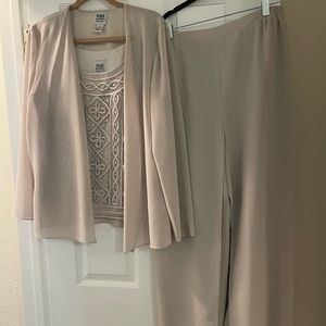 Pant suit beige 3 pieces